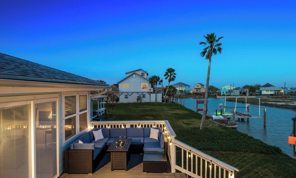 Rockport House | Hideaway at Redhead Road by Miss Kitty’s