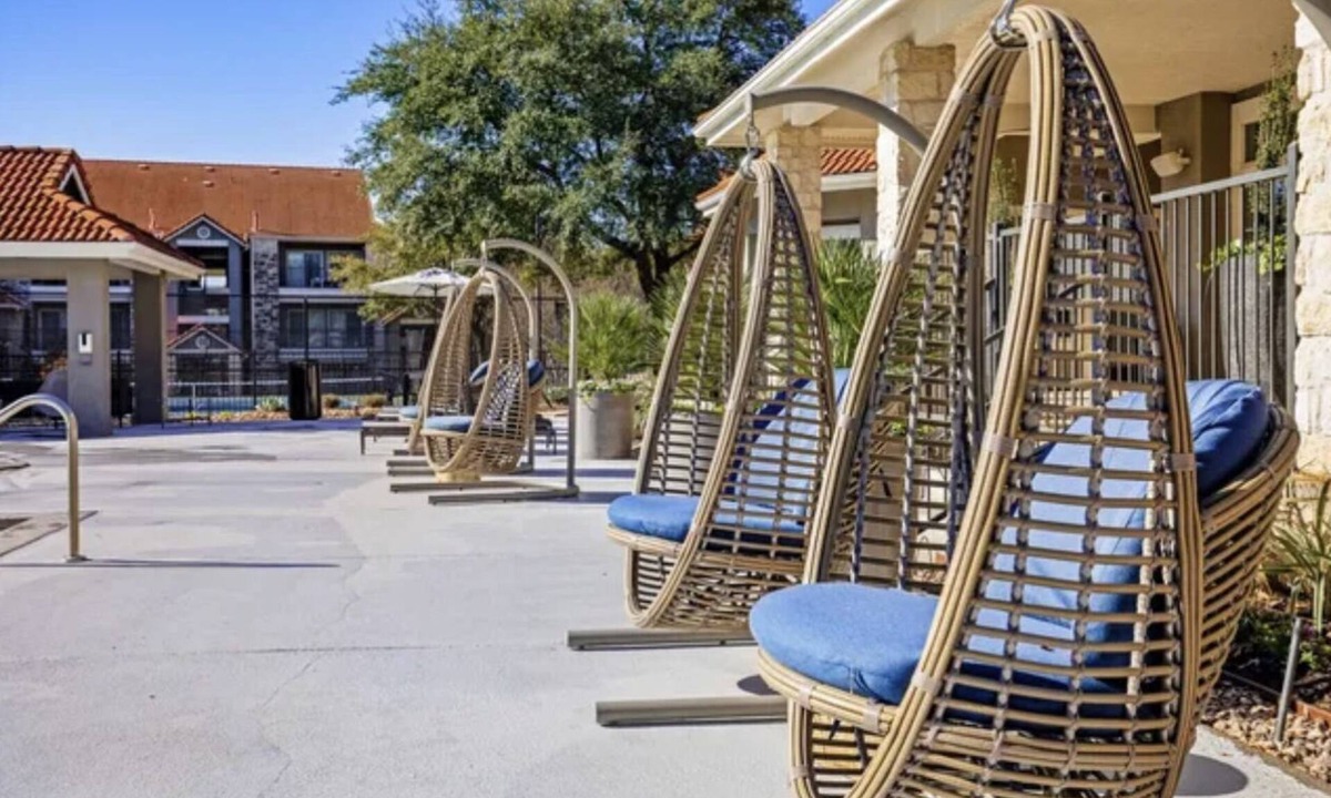 Scofield Farms Apartment | HideAway Austin City Limit 2-2BR Pool & Gym