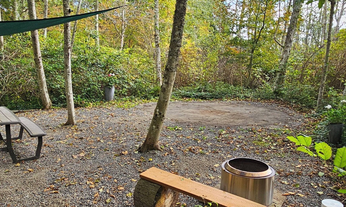 Bellingham RV Rental | Hideaway Camping Tent Site