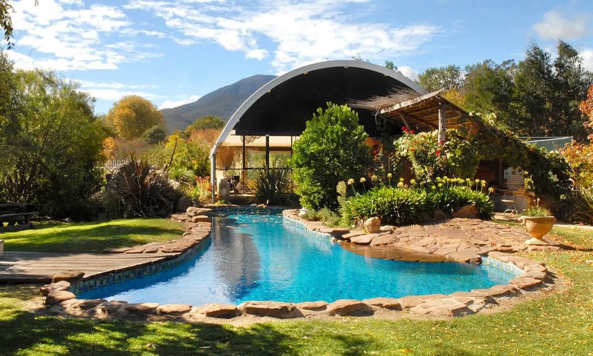 Tawonga South Ski Chalet | Hideaway Chalet with Spa, Near Bright & Falls Ck