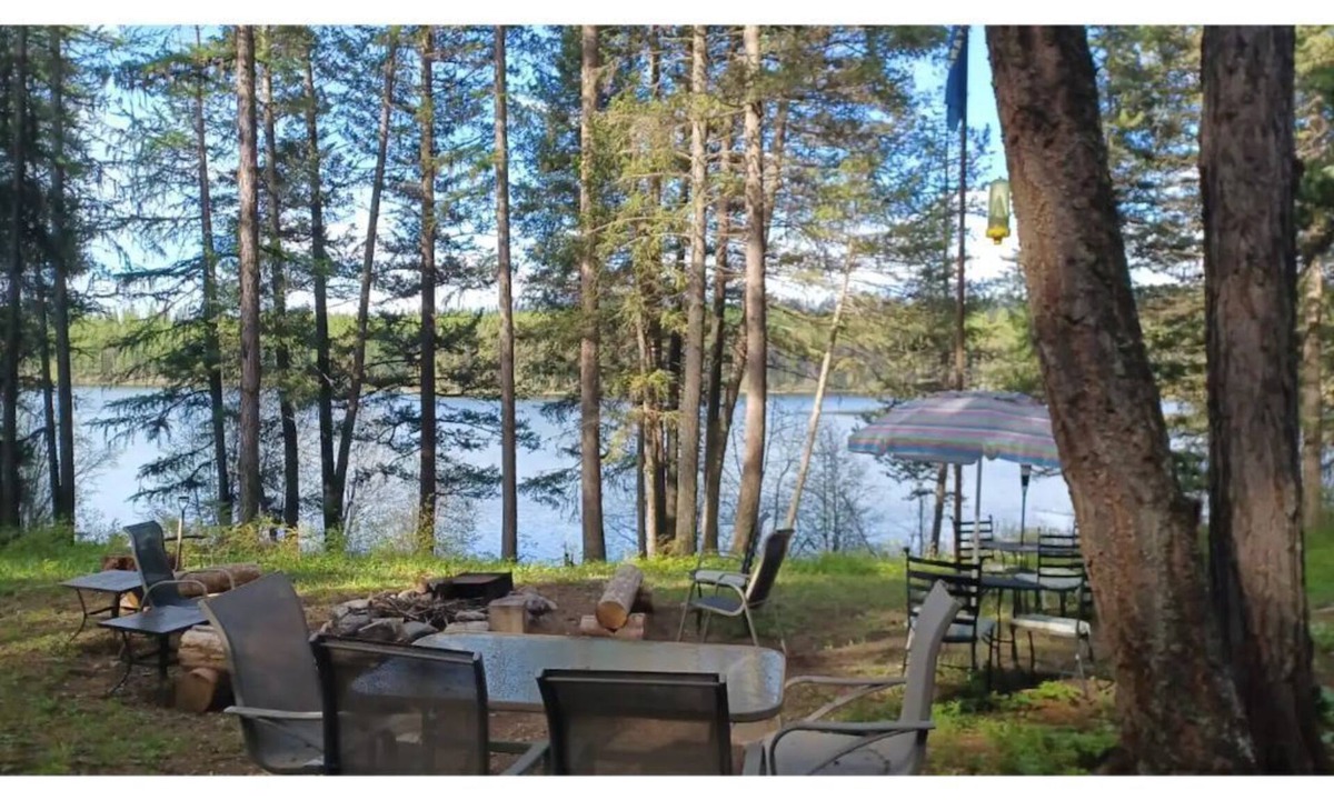 Olney RV Rental | Hideaway Hut 1/ 2 Twins