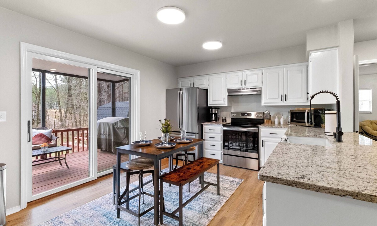 Bella Vista House | Hideaway In The Highlands : Bike, Lake, Golf, Pet Friendly