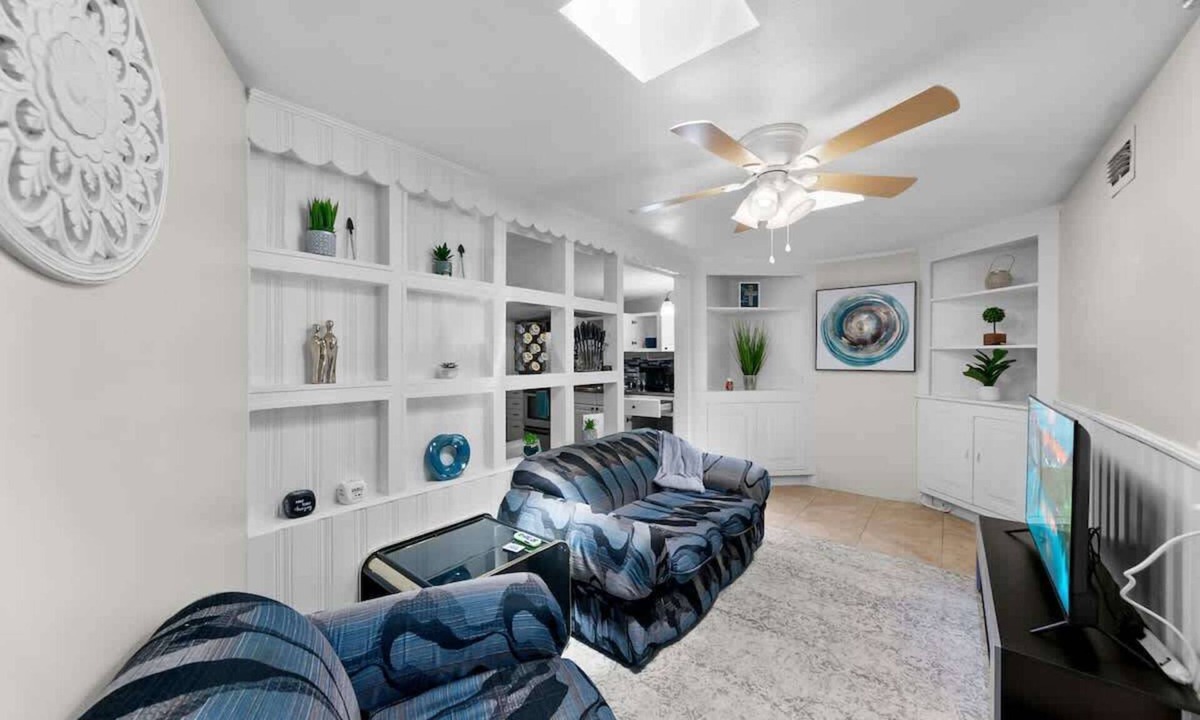 Arlington House | Hideaway Nest Saver, Long-Term Skylights, Washer and Dryer