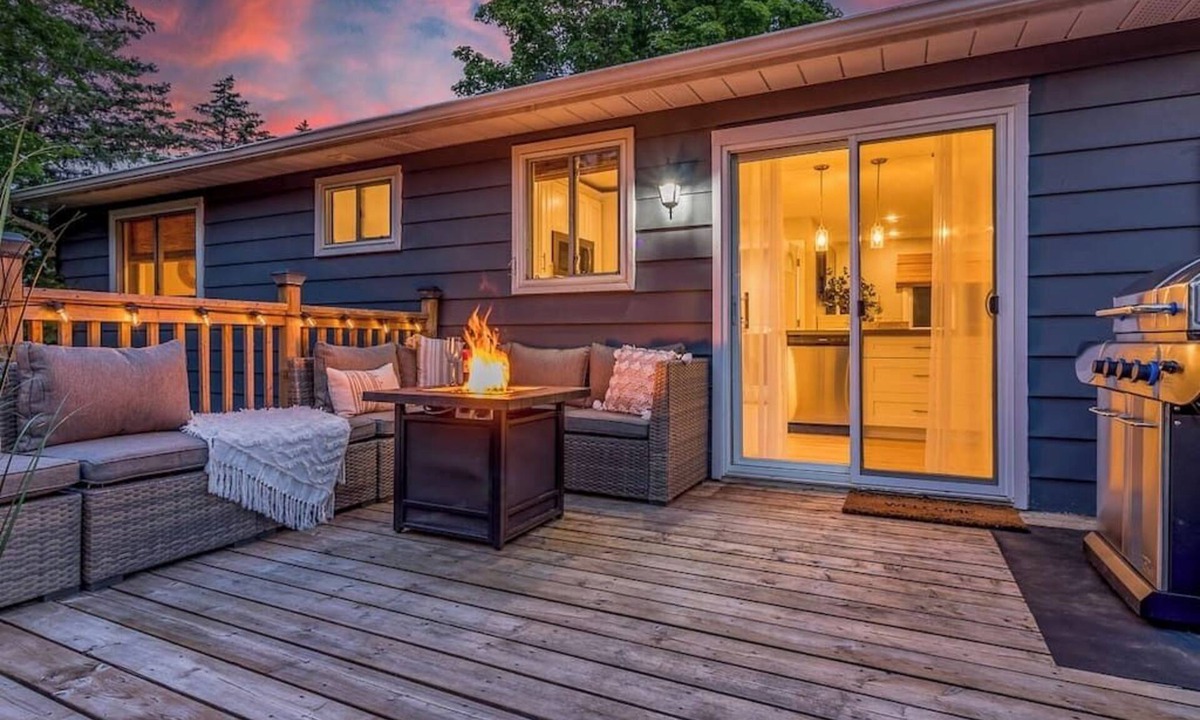 Midland House | Hideaway Retreat Bungalow w/Hot Tub