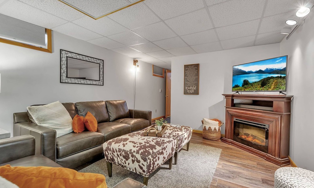 Ellicottville Apartment | Hideaway Walk to Town & Slopes Hot Tub