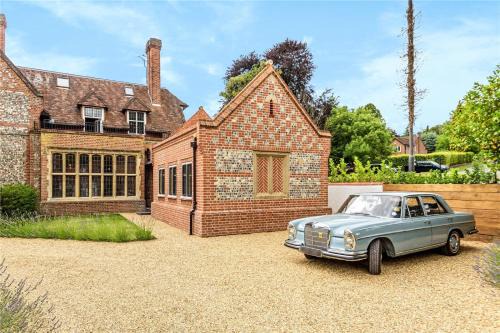 Marlow Apartment | Higginson House