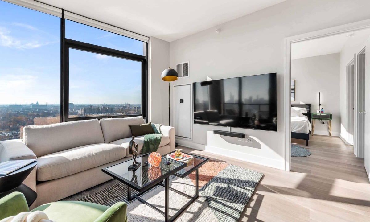 West Loop Apartment | High-End 2BR Apartments in West Loop
