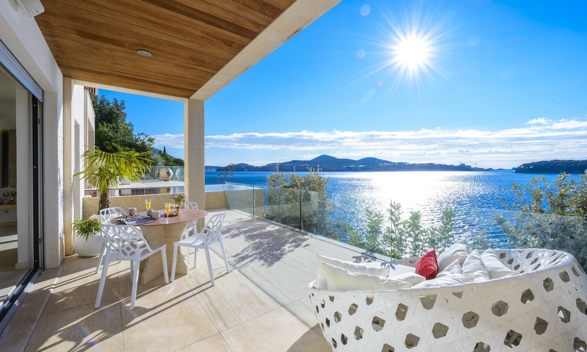 Lozica House | High end design luxurious villa,breathtaking view,private beach,local mangement
