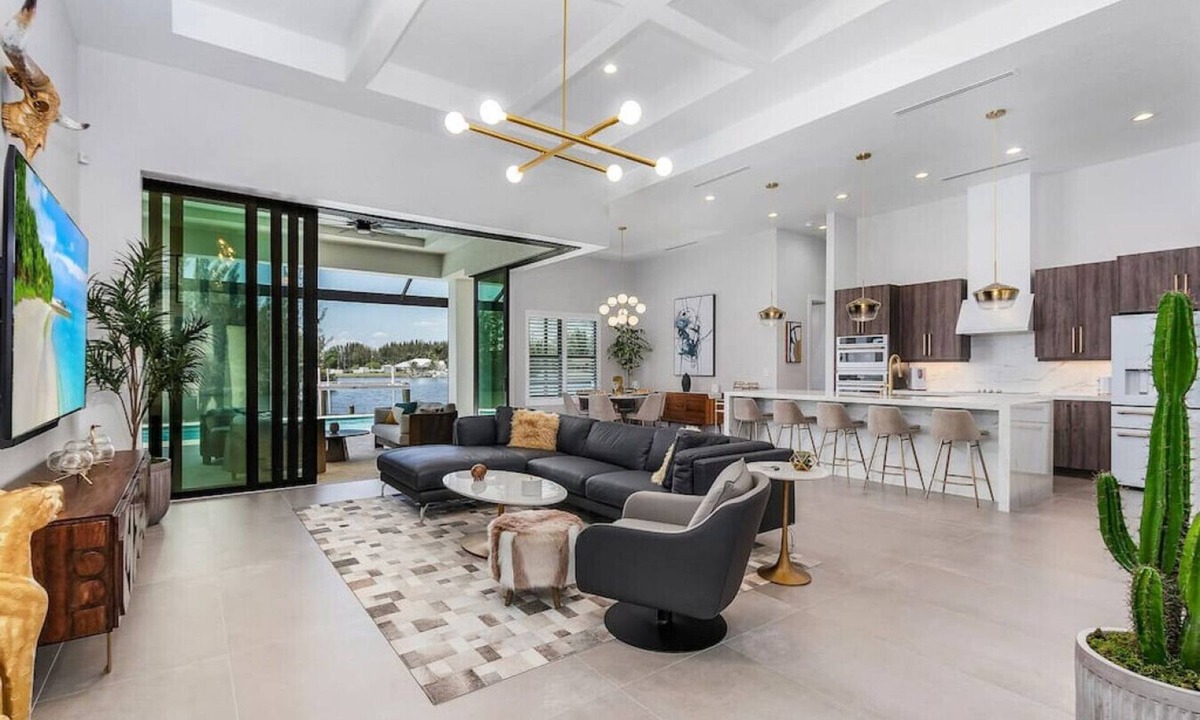 Burnt Store Villa | HIGH END Luxury Villa w/Heated and Chilled Pool