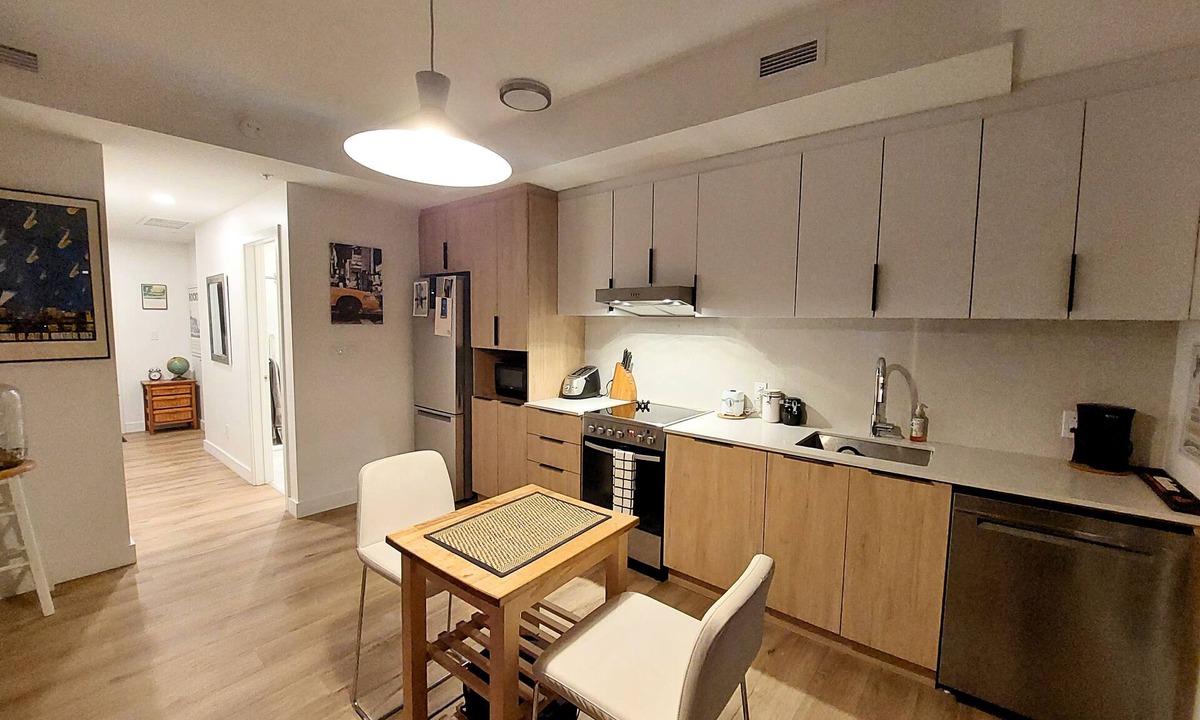 Ahuntsic-Cartierville Apartment | High End Studio in Central District