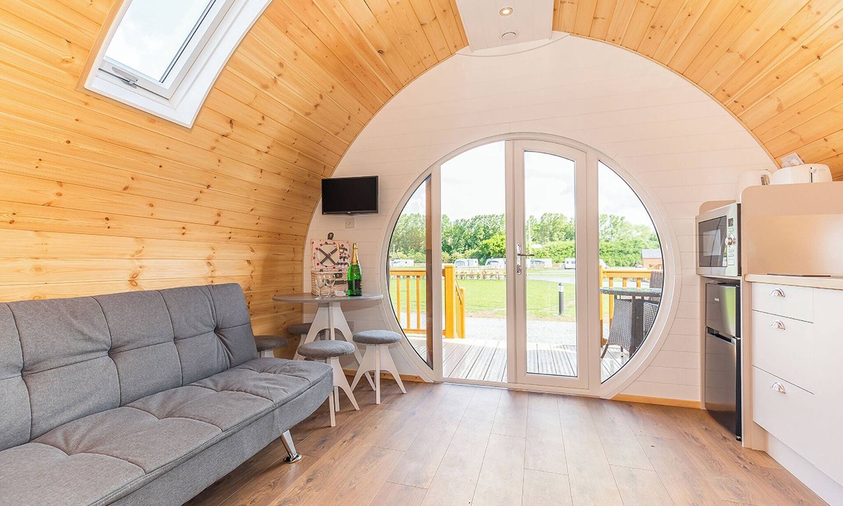 Arnold Apartment | High Farm Deluxe Pod