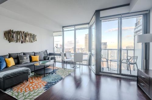Bay Cloverhill Apartment | High Floor 1 Bedroom Condo City View Downtown Toronto