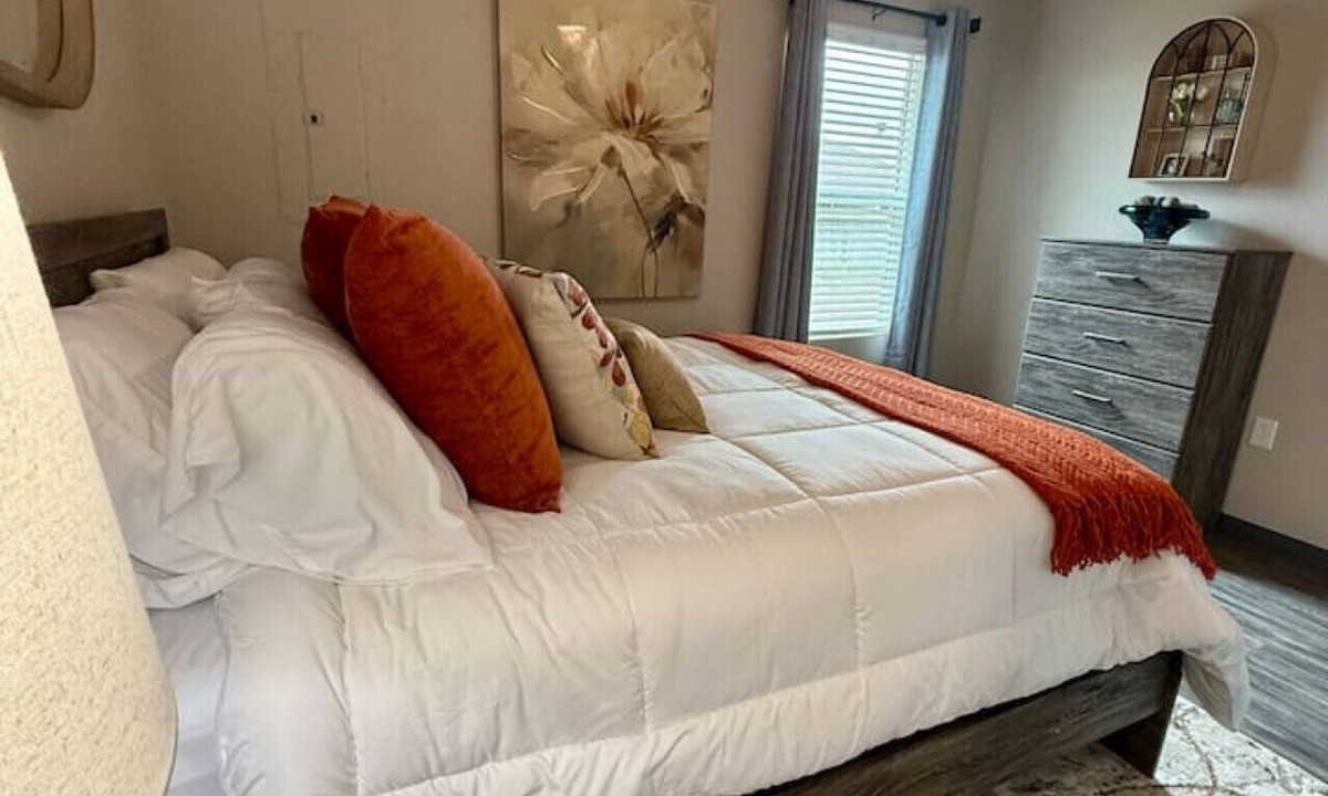 Clovis Apartment | High Plains Haven beautiful 2 bed/2bath fully furnished unit