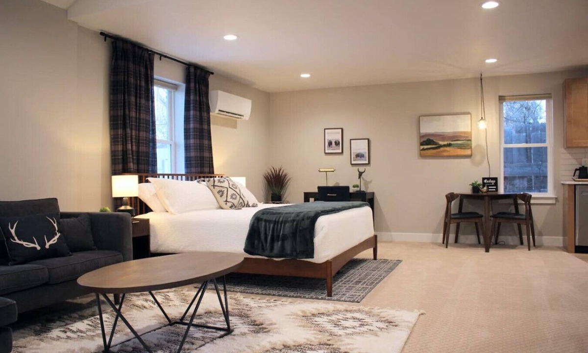 Cheyenne Condo | High Plains Hideaway