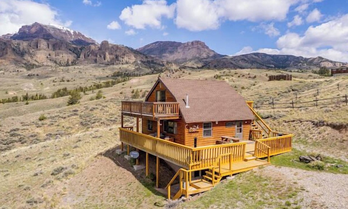 Cody Cabin | High Point Hideout- Mountain Top Views, Location on the way to Yellowstone