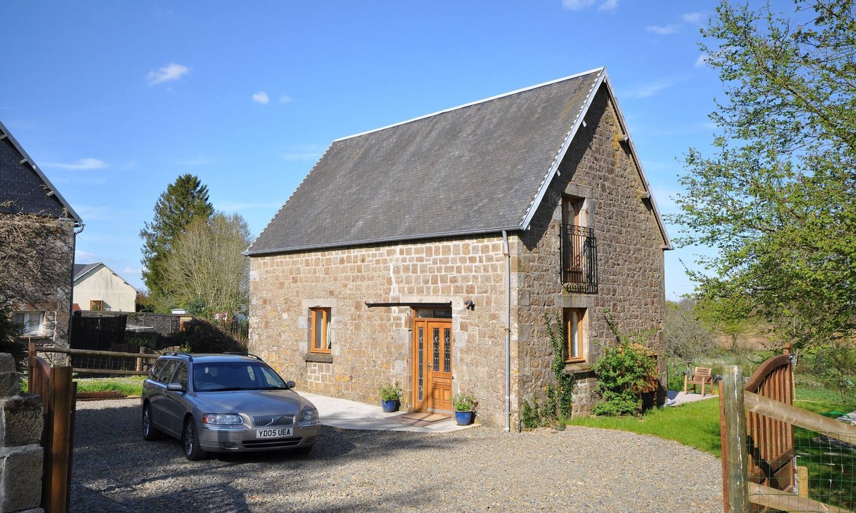 Vengeons House | High Quality Barn Conversion. Great village location. Super fast WIFI.
