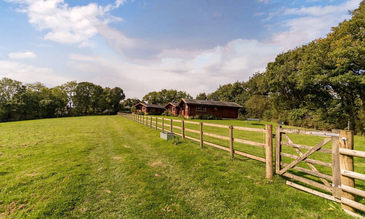 Highampton Cabin | High quality lodge, well placed for exploring all corners of Devon & Cornwall
