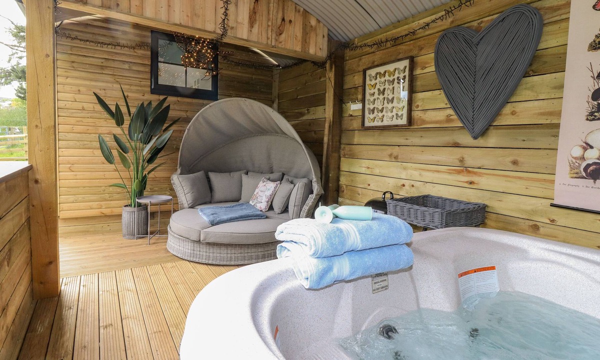 Hayton Cottage | High Rigg Shepherd's Sunrise