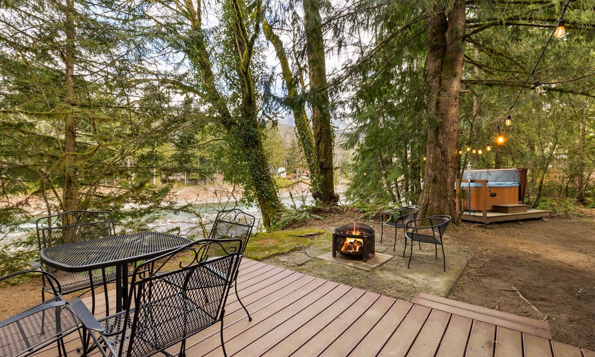 Gold Bar House | High River Haven 2.0