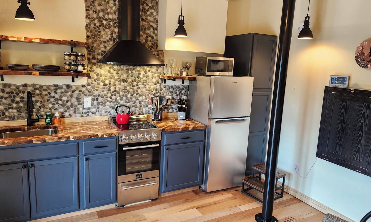 Black Mountain Ski Chalet | High Rock Chalet