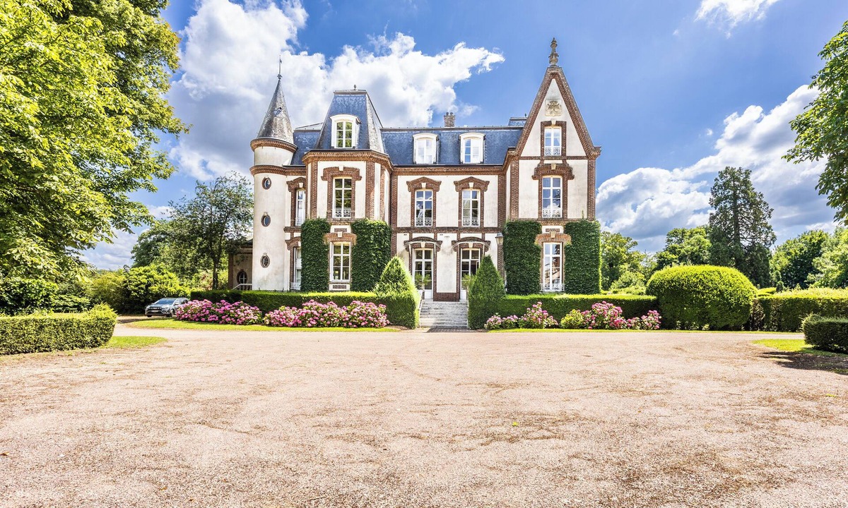 Bouelles Other | High service chateau in Normandy