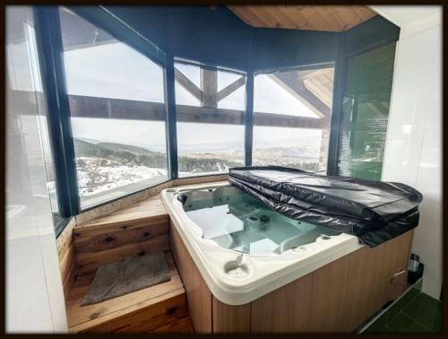 Eyne 2600 Ski Chalet | High standing chalet/SPA overlooking the valley