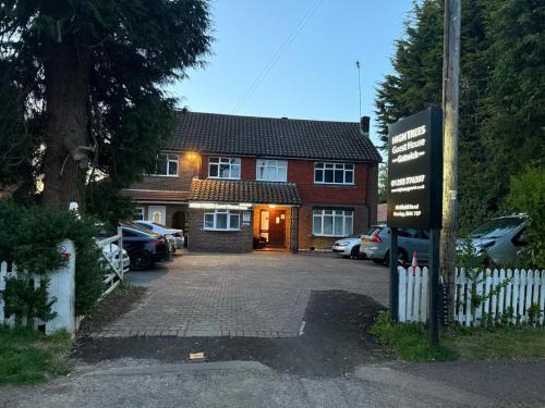 Horley House | High Trees Guest House Gatwick
