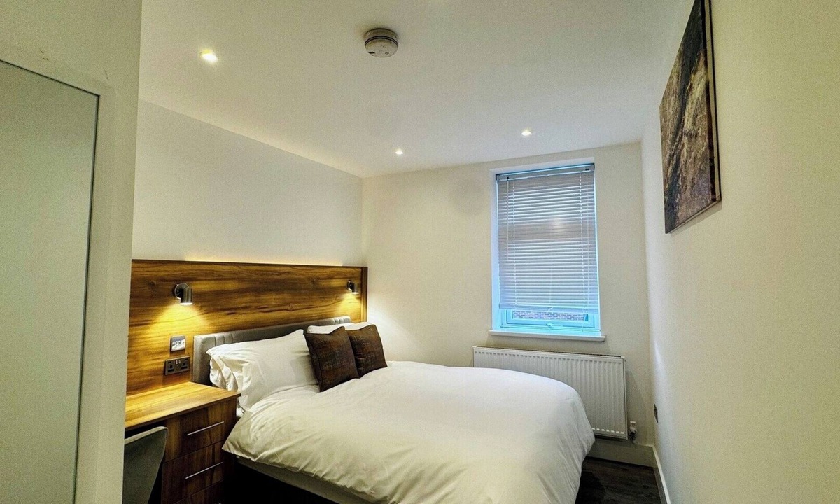 High Wycombe Apartment | High Wycombe 1-Bed Apt: Modern and Central