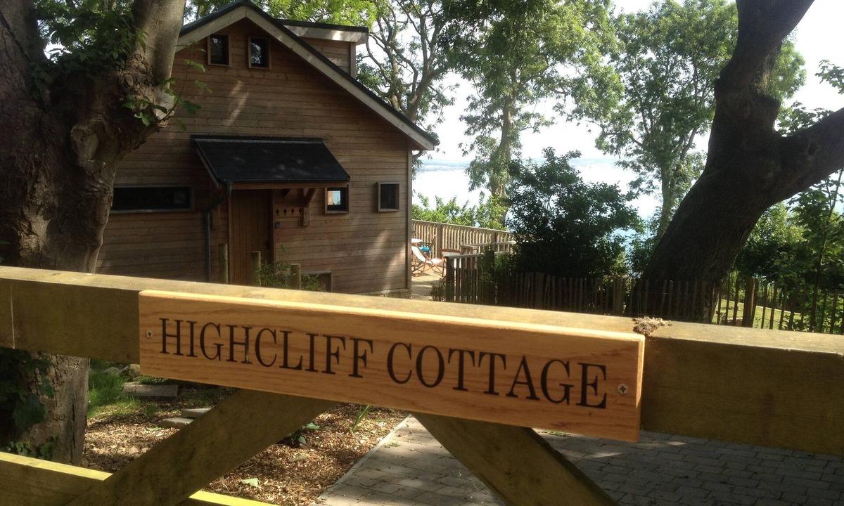 Shanklin Cabin | Highcliff Cottage - Clifftop Paradise