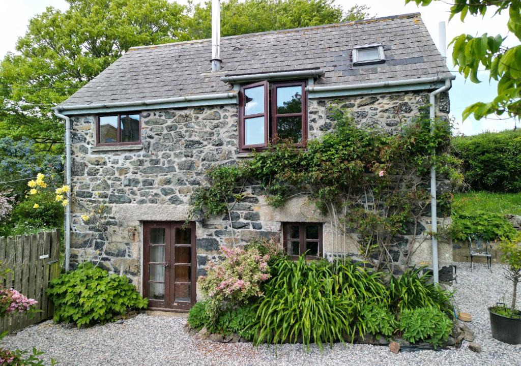 Helston House | Higher Lampra