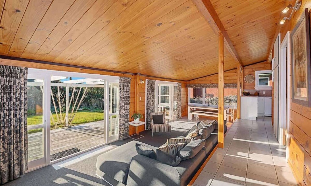 Lynmore House | Highfield Ride | Next to the Forest with Spa Pool