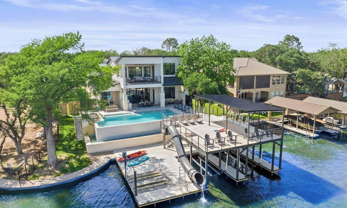 Marble Falls House | Highland Harmony, Infinity Pool, Hot Tub, Kayaks