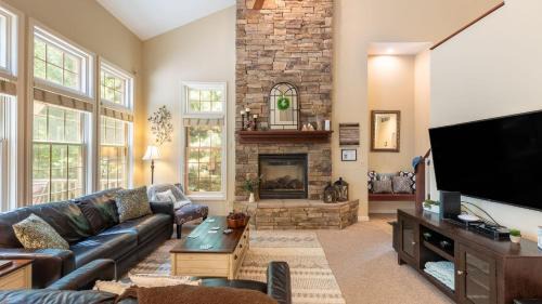 Lake Harmony House | Highland Hideaway by AvantStay