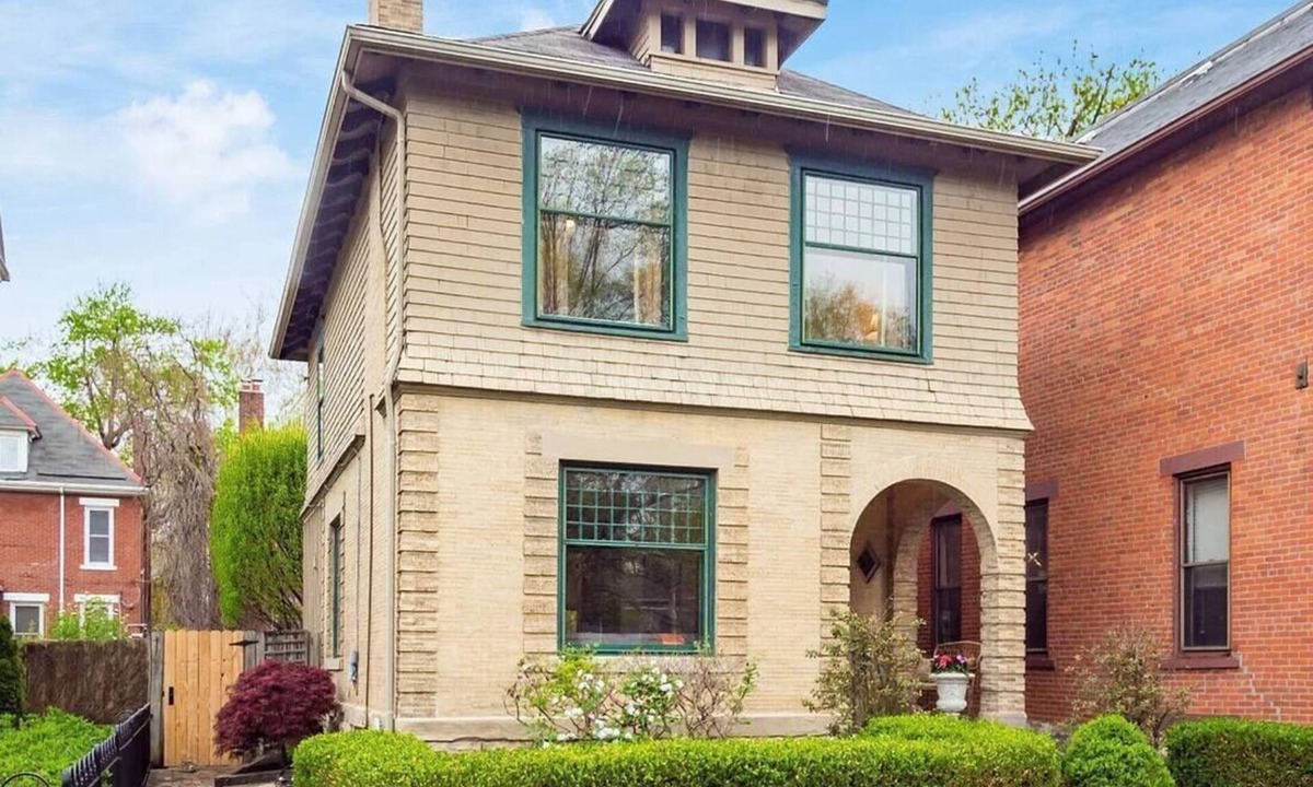 Victorian Village House | Highland House Columbus