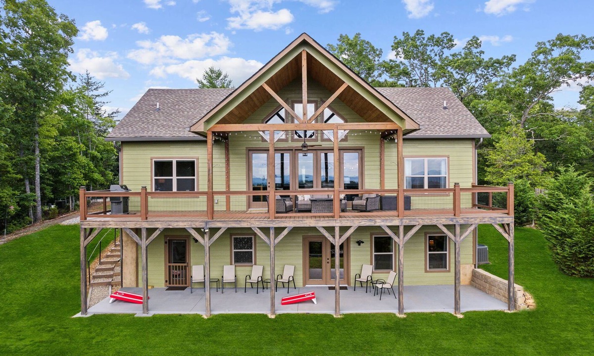 Blairsville House | Highland Overlook-Mountain Summer Fun Getaway!