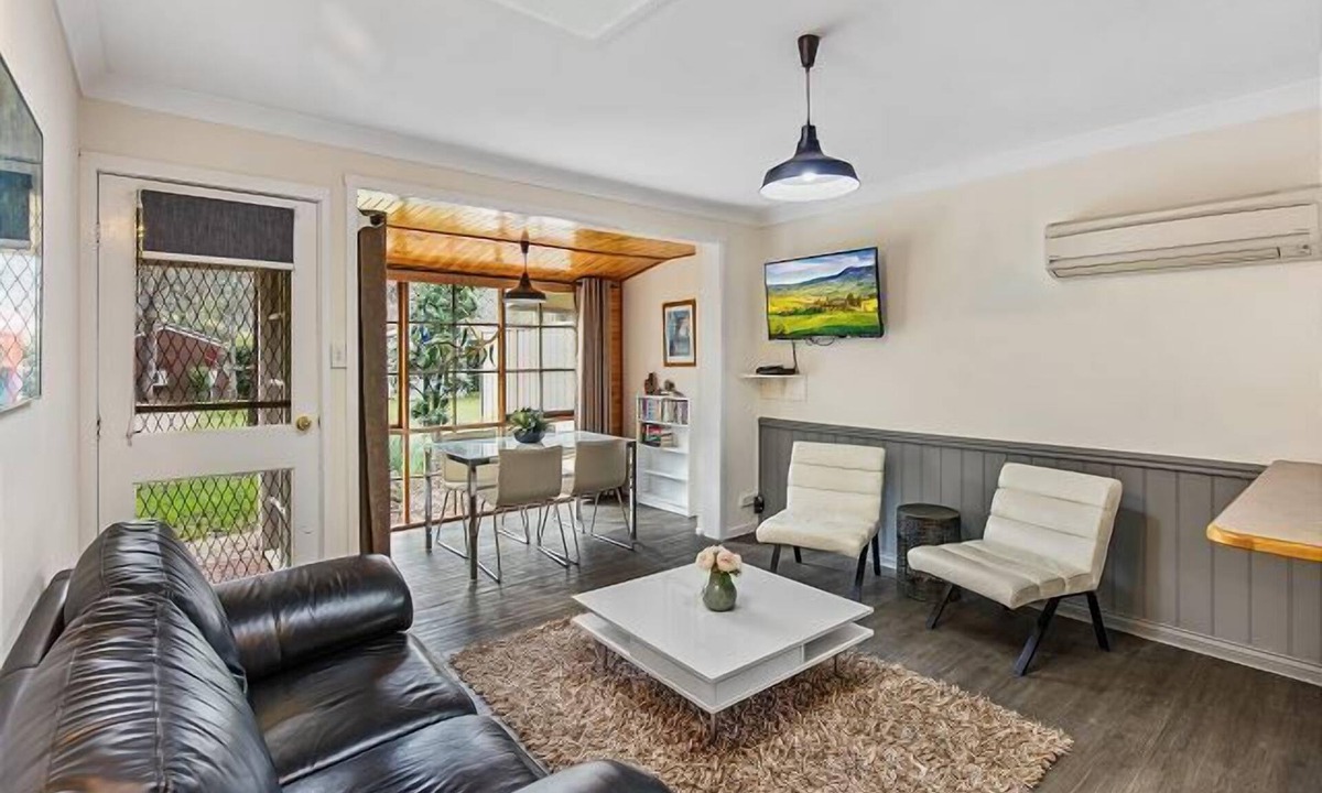 Bright Apartment | Highland Valley Cottage 5