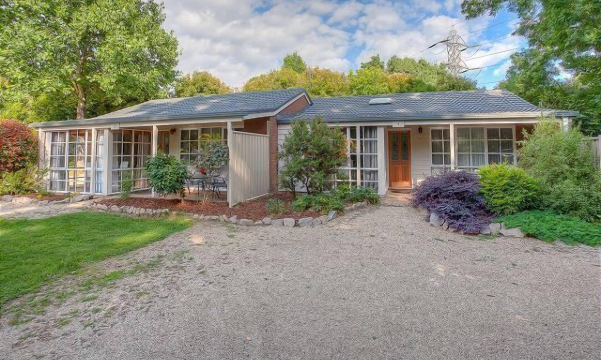 Bright Apartment | Highland Valley Cottage 6