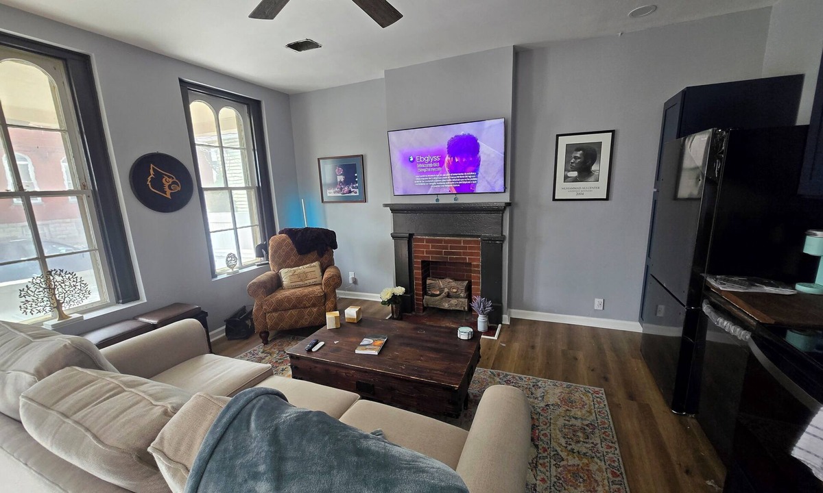 Highlands House | Highlands Hideaway - Walk to Bars, Food & Coffee