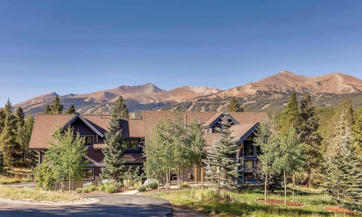 The Highlands House | Highlands Landing | Sweeping Views | VIP Shuttle