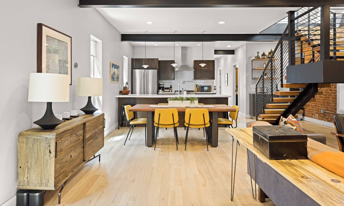 West Highland House | Highlands Square Modern 3BR – Yard, Grill & Garage