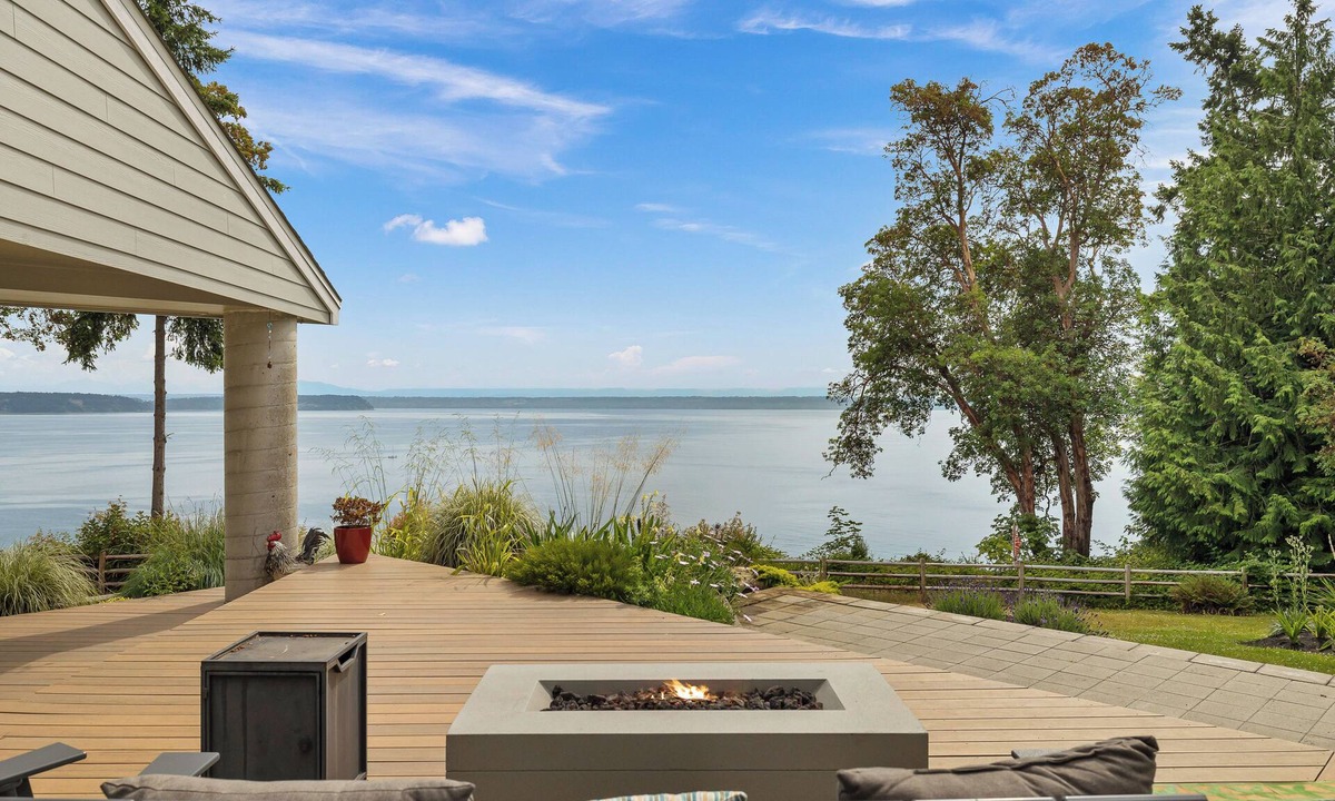 Kingston House | Hike, Bike & Explore: Oceanfront Kingston Getaway