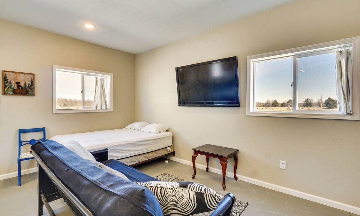 Richland Apartment | Hike & Fish! Ozarks Studio on Multi-Unit Farm