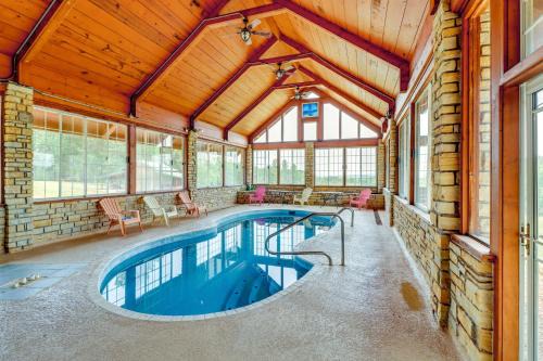 Fairfield Bay Apartment | Hike & Fish: Studio w/Pool Access in Shirley!