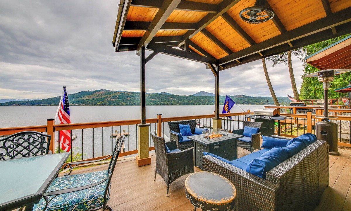 Bonner County Cabin | Hike, Fish & Unwind: Cocolalla Lake Home w/Dock!