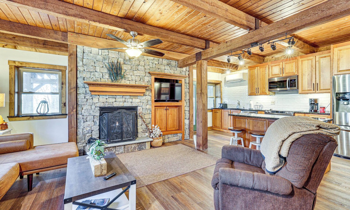 Soddy-Daisy Apartment | Hike & Relax Fireside: Peaceful Gem in Soddy-Daisy