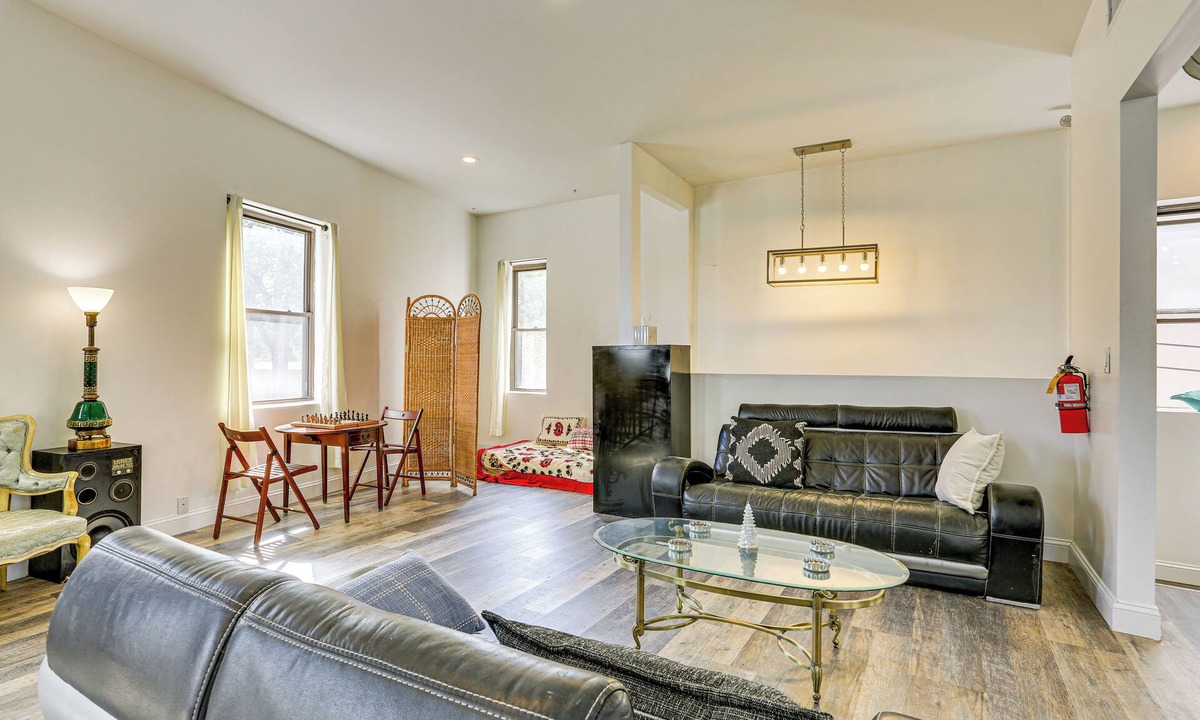 Suffern Condo | Hike, Relax & Visit NYC! Central Suffern Condo