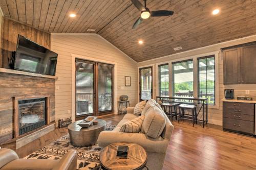 Glenville House | Hike, Ski & More! Pet-Friendly Home in Glenville