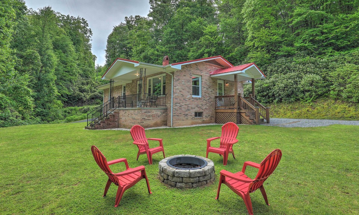 Marshall House | Hike the Appalachian Trail! Serene Marshall Cabin