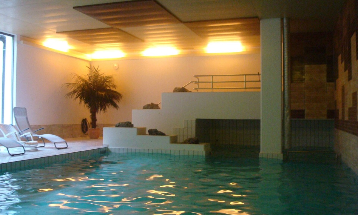 Emmetten Apartment | Hiking biking ski paragliding and recreational paradise.