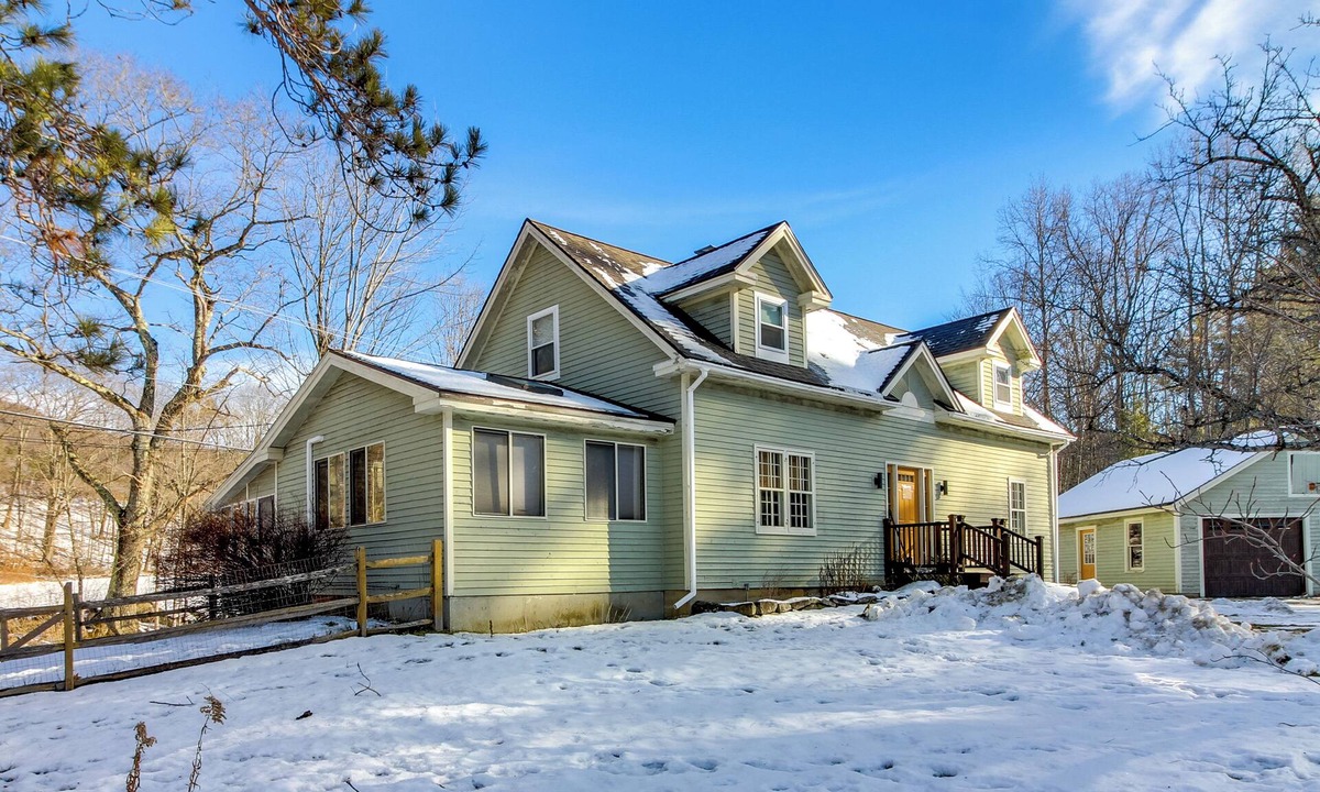 East Haven  Rutland County House | Hiking & Skiing Galore! Home in East Wallingford